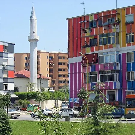 Center Apartment *
